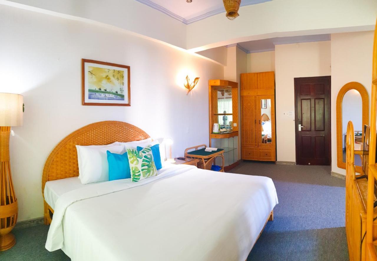Green Ant Hotel Нячанг Екстер'єр фото