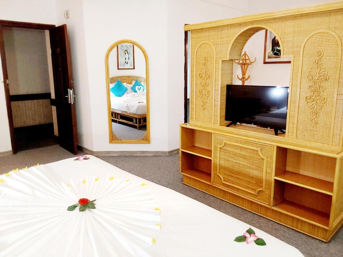 Green Ant Hotel Нячанг Екстер'єр фото